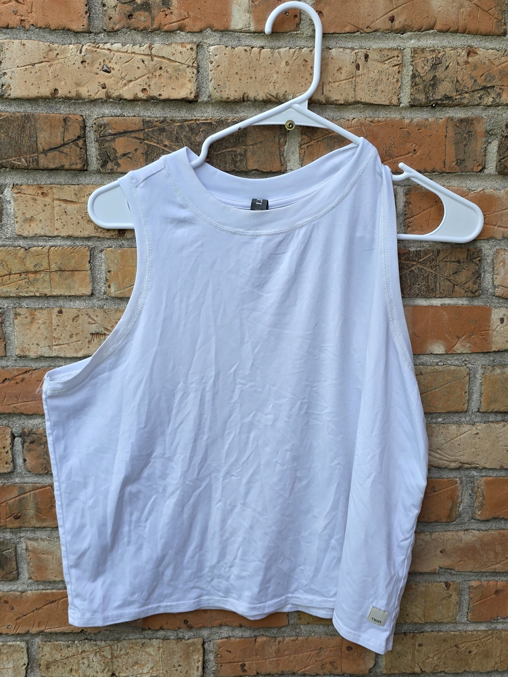 Vuori White High-Neck Sleeveless Tank